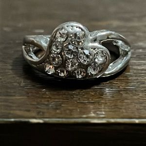 Heart Shaped Fashion Ring In Size 5.5